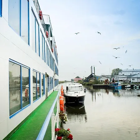 Botel Bella Marina 4*